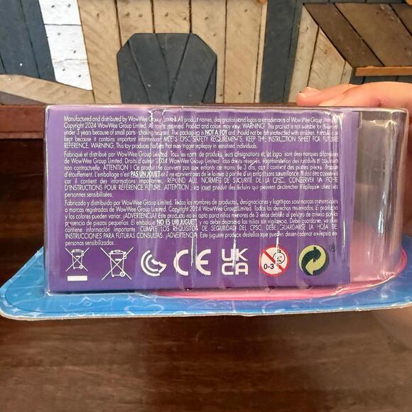 WowWee Fingerlings Interactive Baby Monkey Rosa - Picture 3 of 3